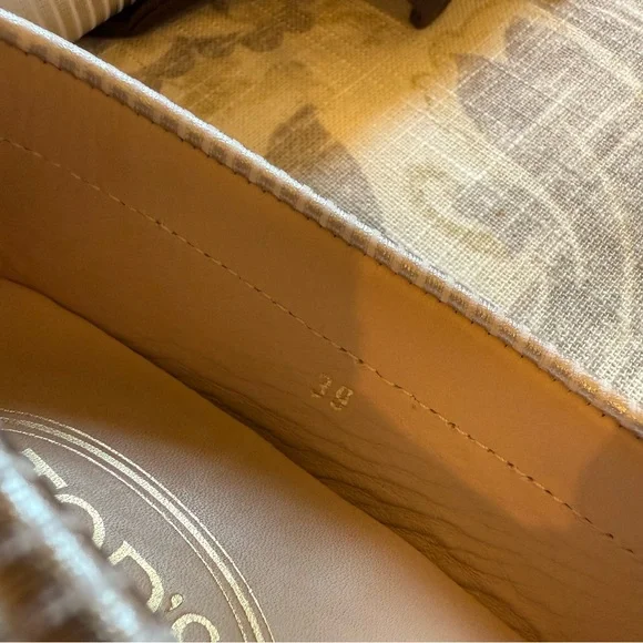 EUC Tod's Silver Stripe Leather Loafers Driving Moccasins size 9 - Picture 7 of 14